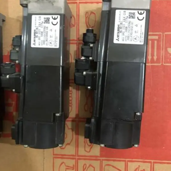 三菱伺服电机驱动器套装200W 400W 750W MR-JE-10/20/一年进口