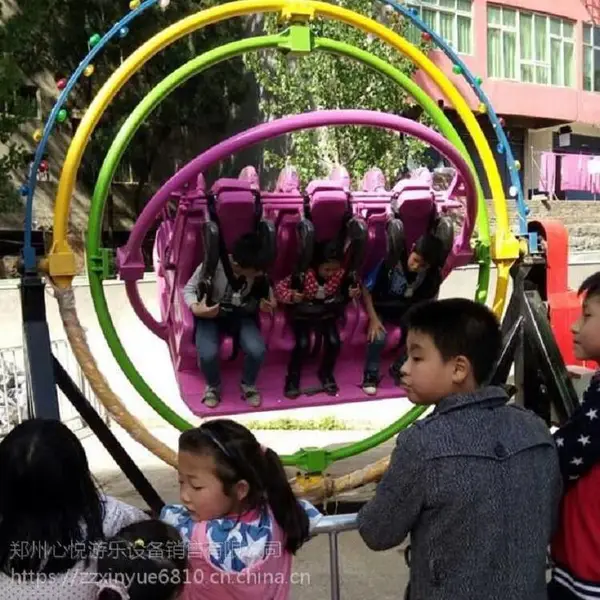 山东户外大型游乐设备三维太空转椅供六人同时游玩的三维太空杯