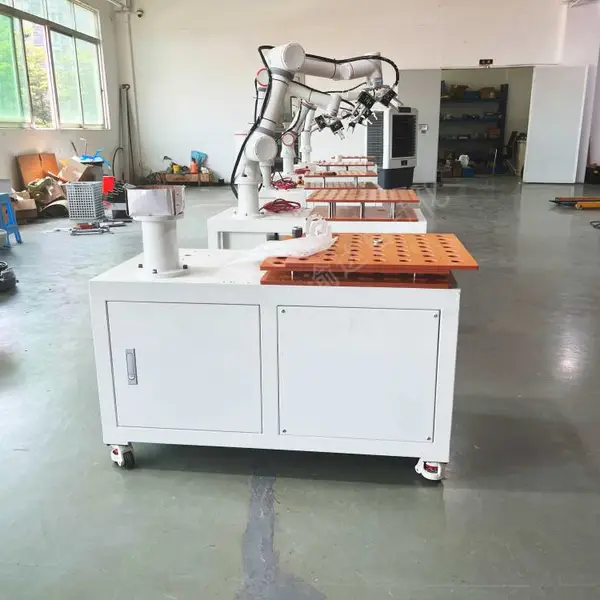 可移动工业机器人 上下料工作站 车床CNC上下料机械臂 配置料仓输送带
