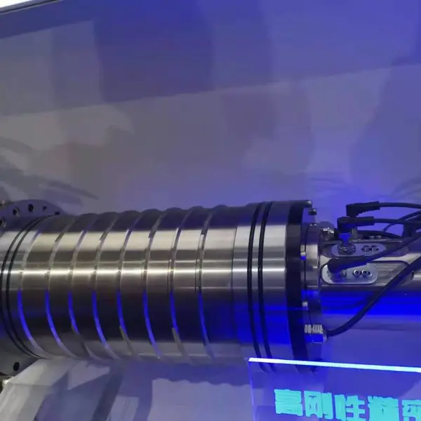晁群立加V-16G/V-18G/VMC-1370L采用BT50主轴7019AC，7014AC