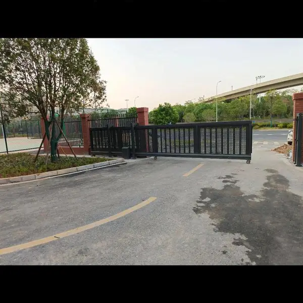 停车场道闸 栅栏杆 直杆 泡沫杆 椭圆杆 无线遥控 语音播报功能