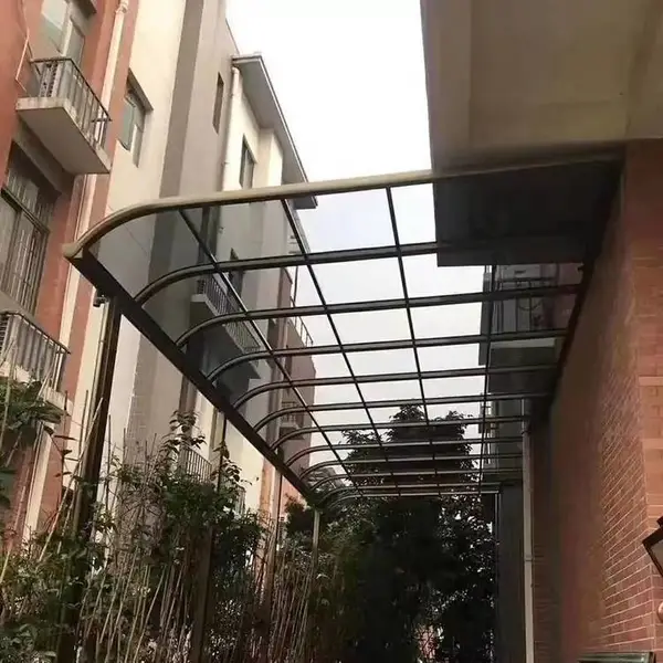 丰台区新发地焊接制作铁艺衣架展示架上门测量