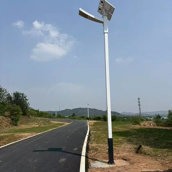 乌尔禾太阳能路灯_鲁邦_农村太阳能路灯