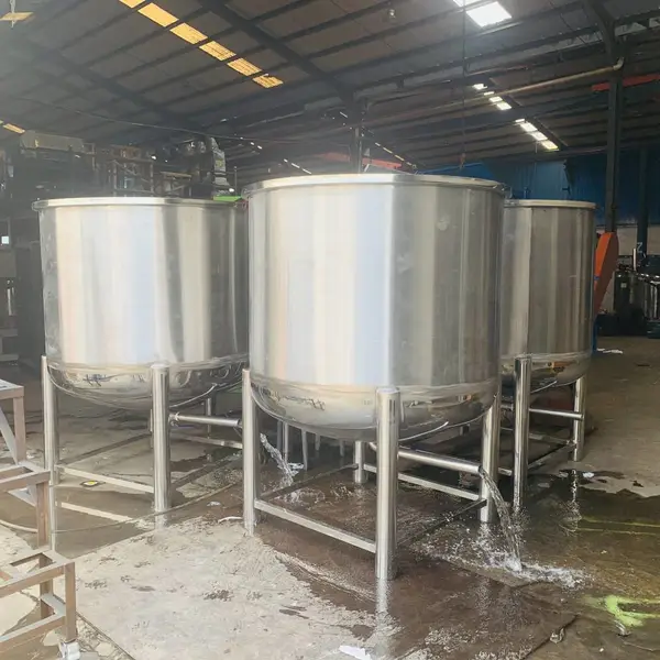 广州化妆品乳霜搅拌罐 不锈钢液体搅拌桶 面膜原液混合机