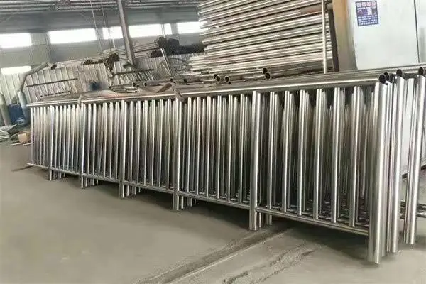 朝阳区制作焊接不锈钢防盗门 防盗网加工定制