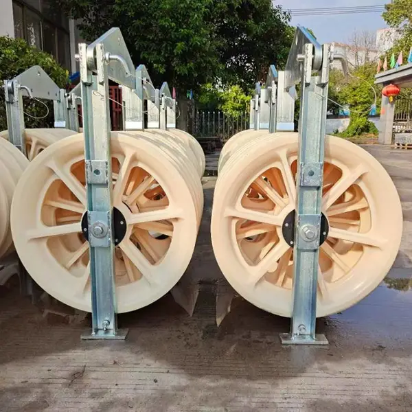660x100放线滑车;放线滑车;660x100-1电力放线滑车;660单轮放线滑车;尼龙放线滑车;822放线滑车