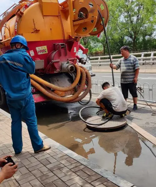 太原吸粪车电话 掏粪车掏化粪池
