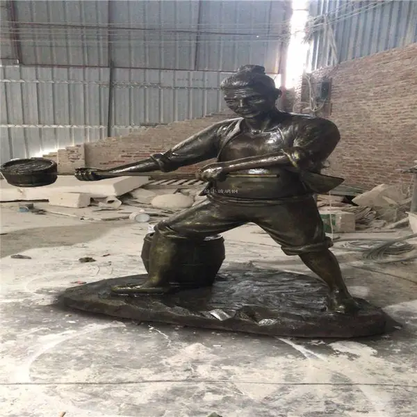 玻璃钢浇水人像雕塑 公园动作人物雕塑