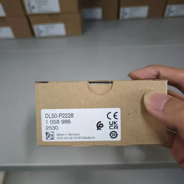 SICK 西克 1058986 DL50-P2228 激光测距传感器 全新原装正品 现货