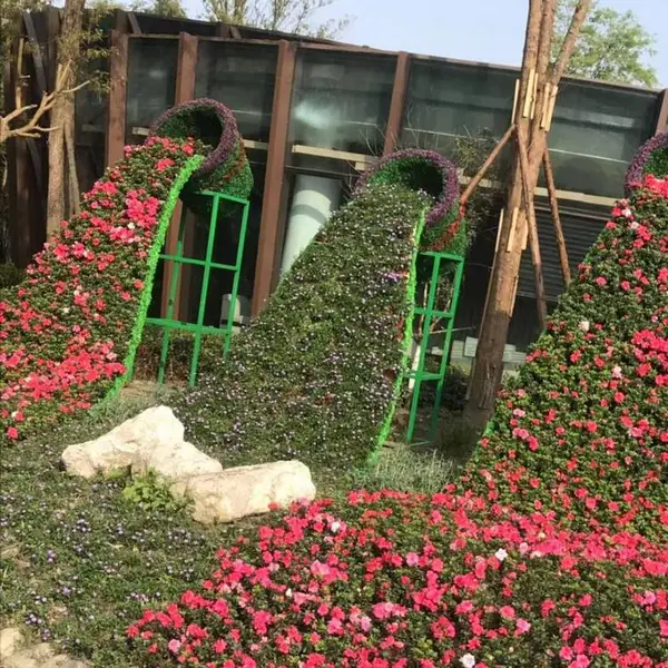 四川成都定制各种植物海绵宝宝成都家制作景区摆放