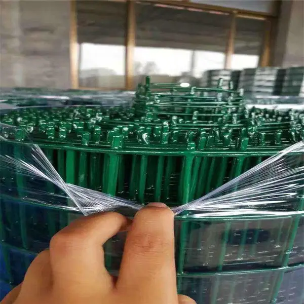 圈地荷兰网 绿颜色养殖家禽铁丝网 包塑荷兰网1.2-2米高发往沈阳等地
