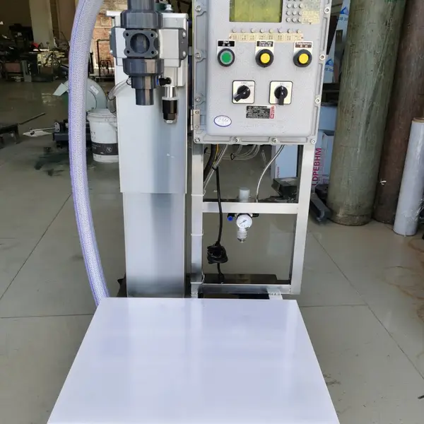 �ۺ����ʴ����Һ��װ��,�����ᶨ����װ�����Һ���װ��