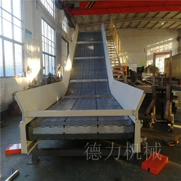 塑料破碎粉碎机传送带 塑料破碎清洗输送设备 废旧再生资源传送带