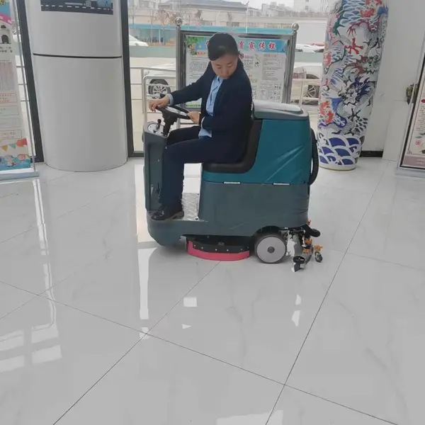 ³�ڼ�ʻʽɨ�س�����Ʒ�Ƶ�ƿ��������������Խ
