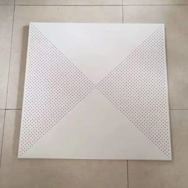 便利店定制600X600对角穿孔铝扣板 白色吸音铝扣板