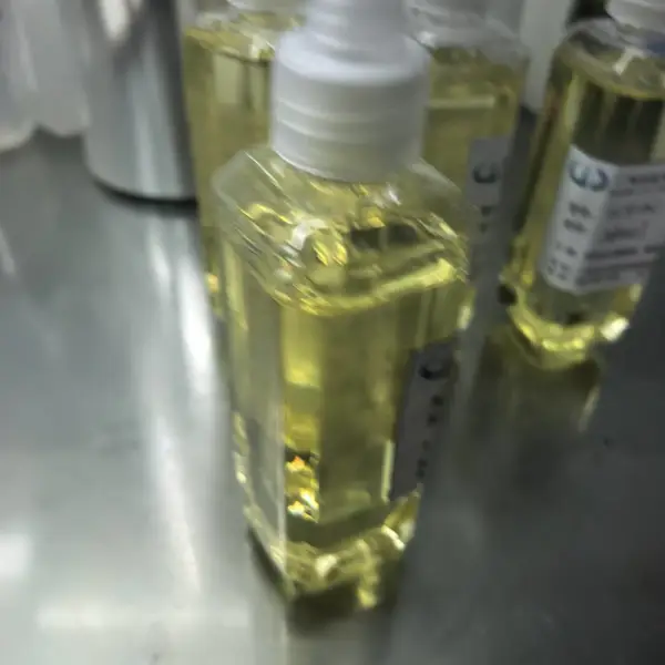 油性专用固体聚酯树脂添加3~6%提高交联密度提高耐丁酮耐水煮水泡胶粘剂用