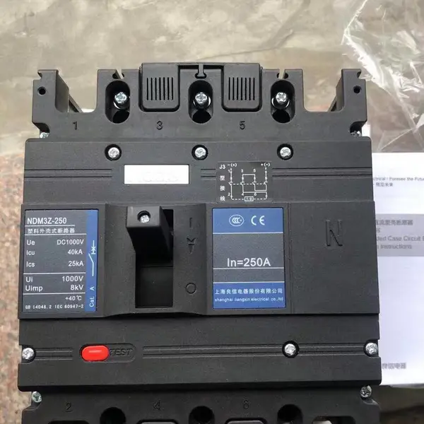 �����ܿǶ�·����������NDM2-63L/3300/63A �ֻ�