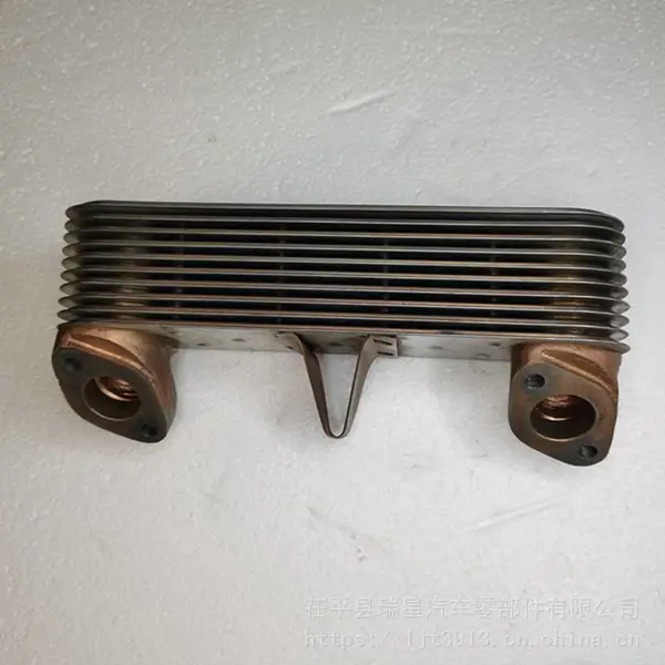 柴油发动机机油冷却器 油冷器 0011888901 汽车散热器Oilcooler 001188801