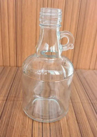 ���ݲ���ƿ���ҹ�Ӧ100ml�������Ƕ���ͷ�����׾�ƿ����