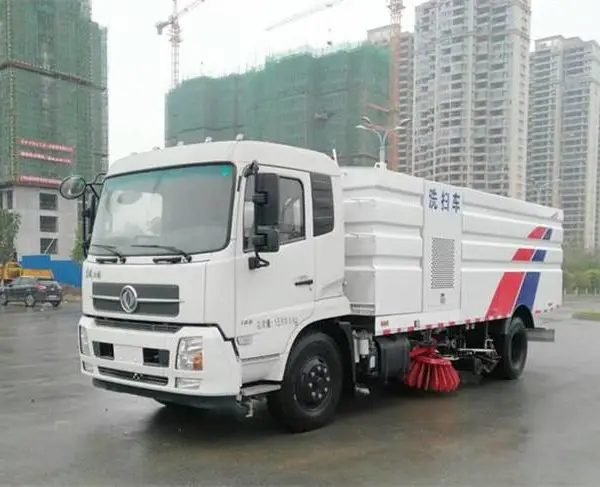 福瑞卡D9扫路车 康机210马力 厂家直销