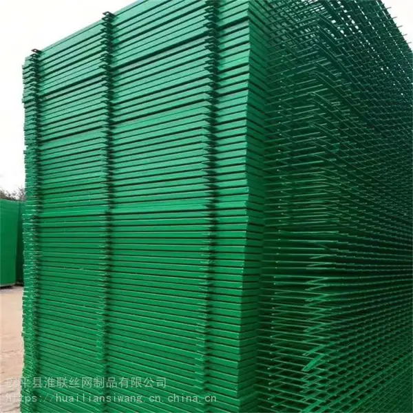 高速公路铁丝网 双边丝护栏网 钢丝焊接网围栏