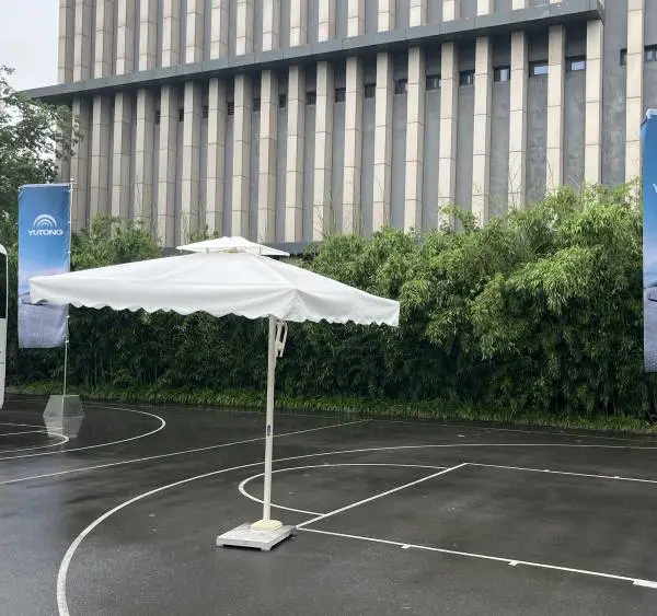 郑州洛阳焦作婚礼常用单边伞 白色酒红色适配婚礼 高端大气 浪漫优雅