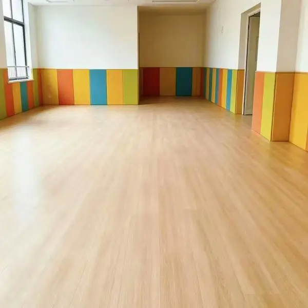 塑胶地板实木纹相似pvc地板革耐磨防滑防水地胶垫店铺展厅养老院