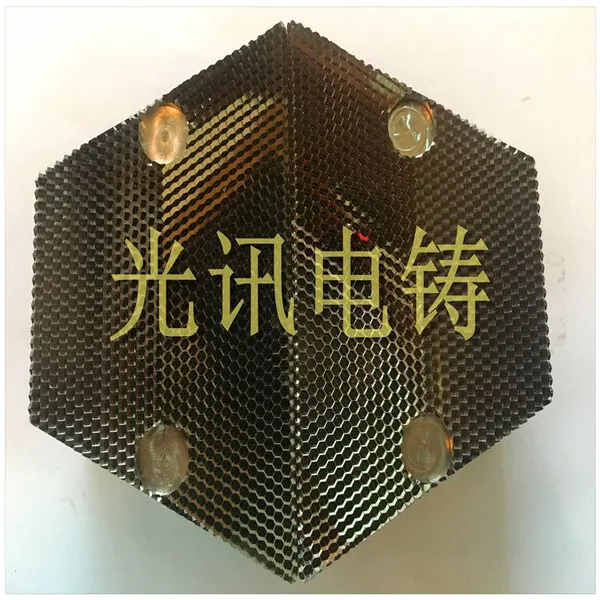 本公司专业制作回复反射器模具、反光牌、反光三脚架模芯、电铸模具、道钉
