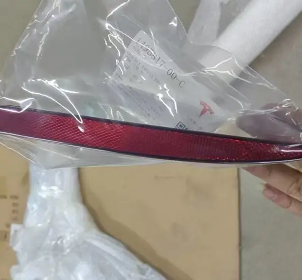 特斯拉杠灯 后档玻璃 尾盖撑杆 升降器开关 雾灯