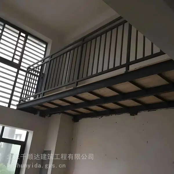 金盏钢结构框架搭建要点解析及施工安全保障措施