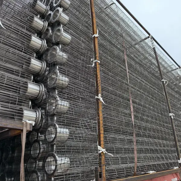 【鑫泉环保材料】河北客户用的316L不锈钢袋笼 电厂除尘器骨架