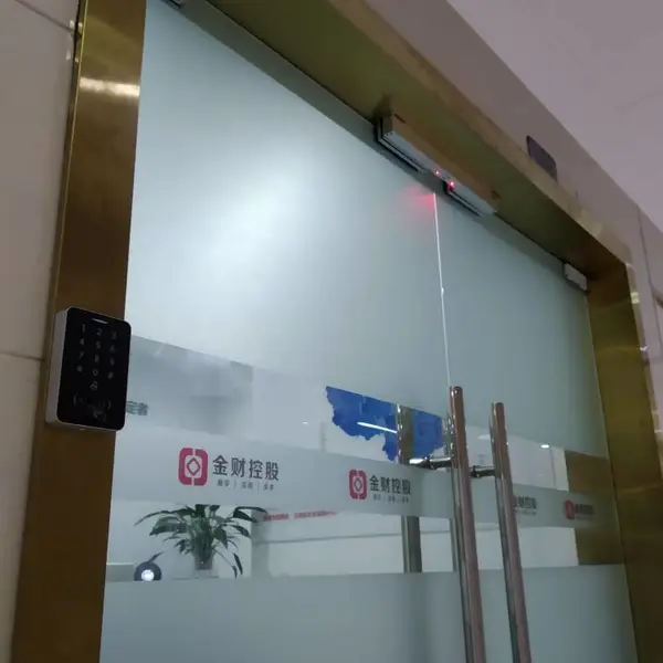 重庆市渝北区门店办公室玻璃地弹簧闭门器地弹门安装