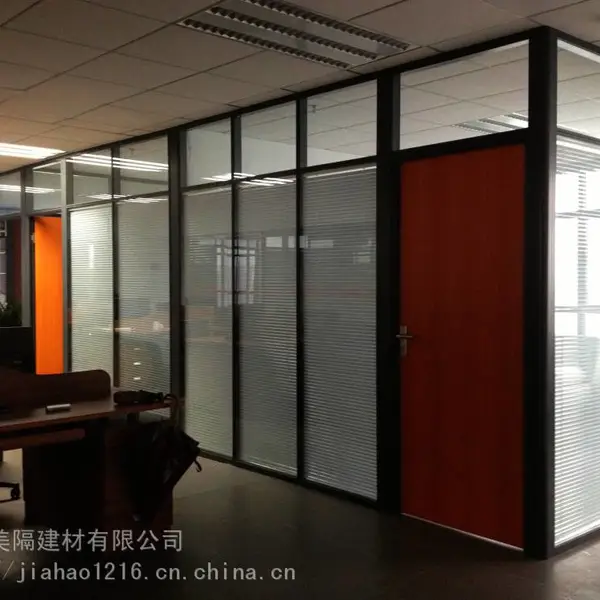 深圳办公室隔音性能好的双层玻璃百叶隔断墙