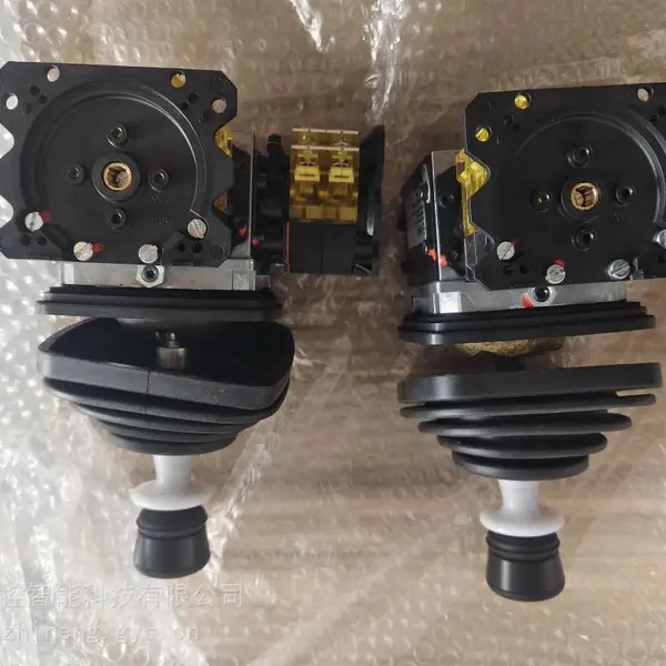 VNS033FU18AKVRIPZ 40.40 德国S+B主令控制器SPOBU工业手柄Spohn+Burkhardt