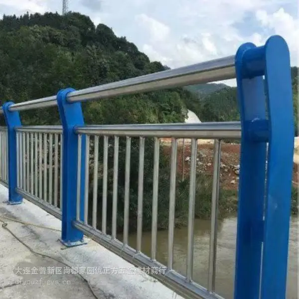 高速公路交通护栏板防护栏波浪型护栏板厂家 二波镀锌波 形护栏板