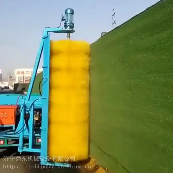 鼎东围挡清洗机 全自动围挡清洗机 工地隔离栏杆清洁车