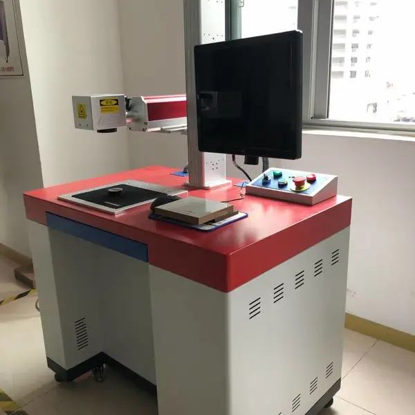 成都激光打标机,工具雕刻激光打码机, 激光喷码机