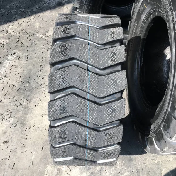 供应小型铲车装载机轮胎16/70-24工程机械轮胎 三包