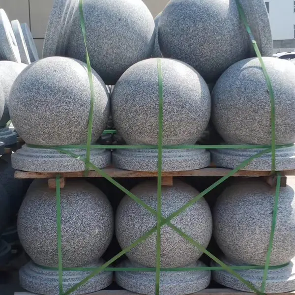 ����������վ·��60CM����Բ��ʯ�� ��Ȼ�������賵·����