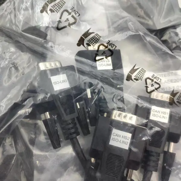 Exxotest AMUX-AEE2020������USB��Э�鳵��ͨ�Ŷ�ͷ�ź�����