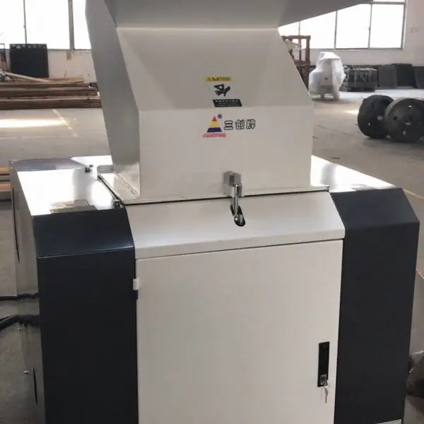 SMD-200饮料瓶粉碎机,优质PET矿泉水瓶粉碎机厂家