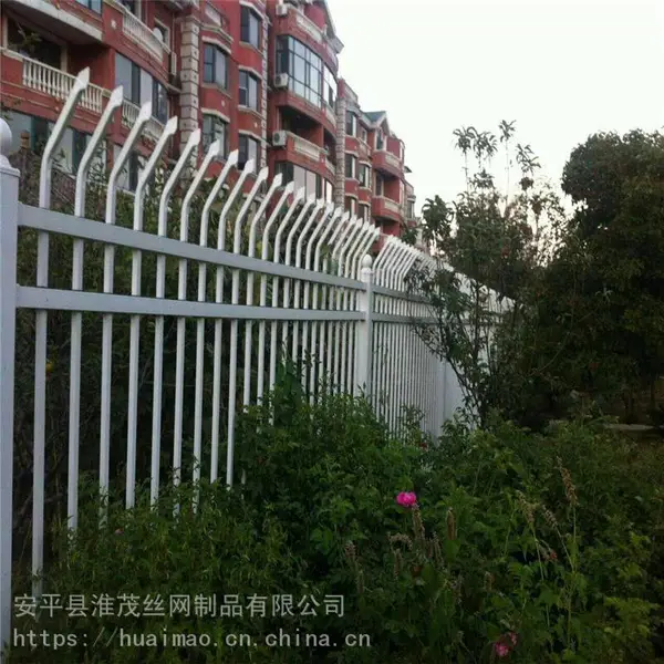 单折弯围墙栏杆 厂区外墙防护栏杆 三横杆锌钢护栏