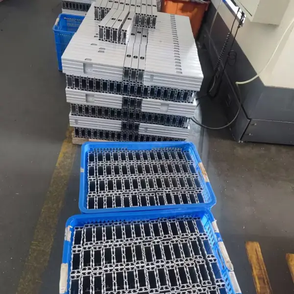 T型中压U型铝件电池铝桶电机壳电源盒控制器过滤网铝件货架槽板铝插条