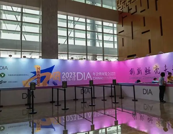 会展会议活动,舞台桁架搭建,桌椅沙发出租,灯光音响铁马,蓬房租赁,一米线护栏