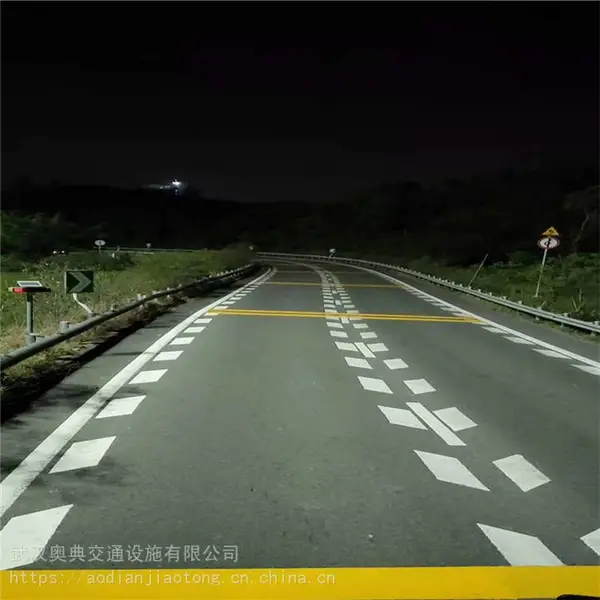 武汉道路划线 网格禁停线箭头划线热熔材质专业施工团队