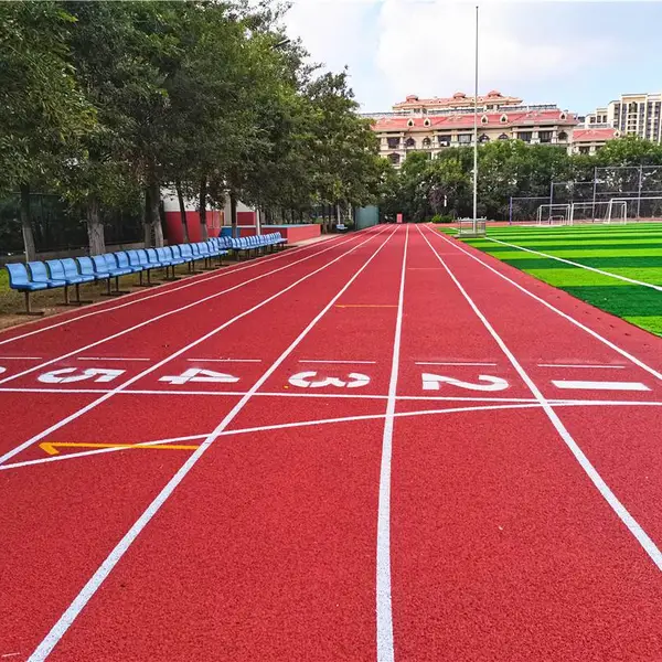 青岛塑胶跑道搭配人造草坪成为学校操作的刚需