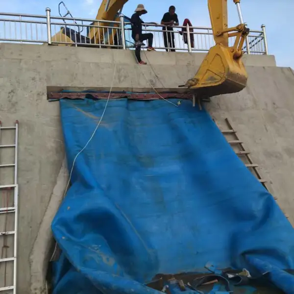 河道橡胶坝破损修复工程 气囊撕裂漏洞修补 水利坝体翻新维修