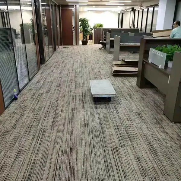 写字楼会议室地毯 满铺拼接 耐脏素色商务办公室方块毯防滑贴