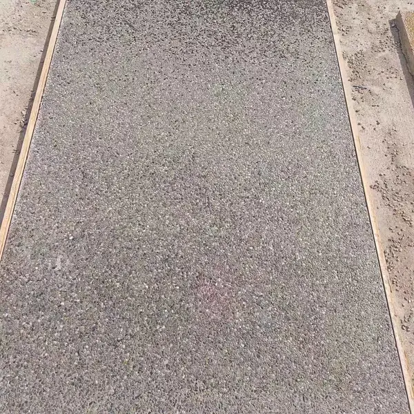 景区道路施工砾石混凝土路面包工包料通体彩色洗砂地坪材料批发