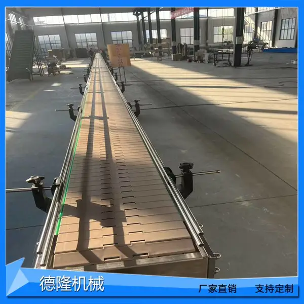 易拉罐防倒装置生产线罐头贴标S型塑钢链板线桶装水平顶链输送机